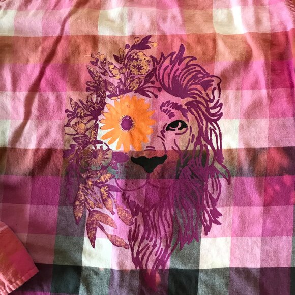Bleached Flannel Shirt, Size Small Petite:  Upcycled Painted Fancy Lion - Picture 13 of 13